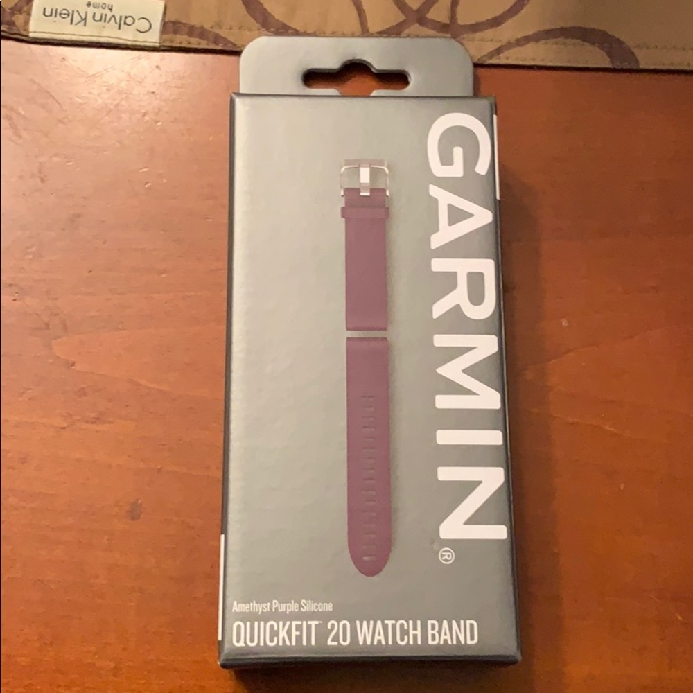 New with box Garmin quickfit 20 watch band